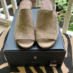 FRYE Blake Chevron Mules 7